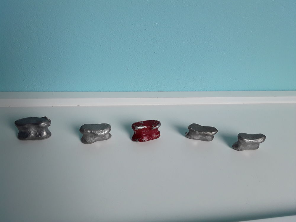 Un Ancien jeu d'Osselets Aluminium Vintage 20 Gometz-la-Ville (91)