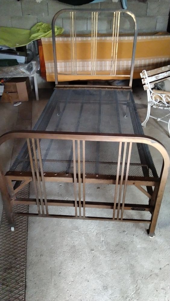 Lit ancien 1 personne laiton et m�tal marque Pardon avec ses 100 Brugny-Vaudancourt (51)