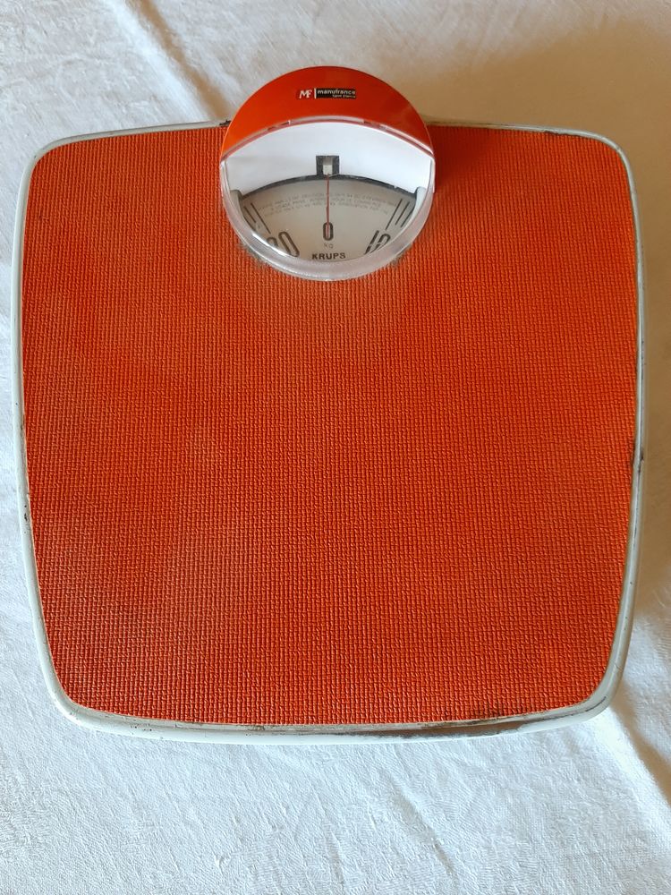 ancien p�se personne r�tro de marque KRUPS 30 Orange (84)