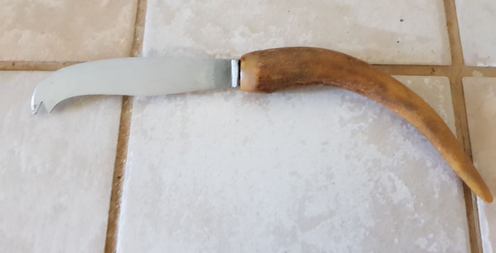 Ancien Petit Couteau à Beurre avec manche en corne pour Peti 2 Marseille 9 (13)