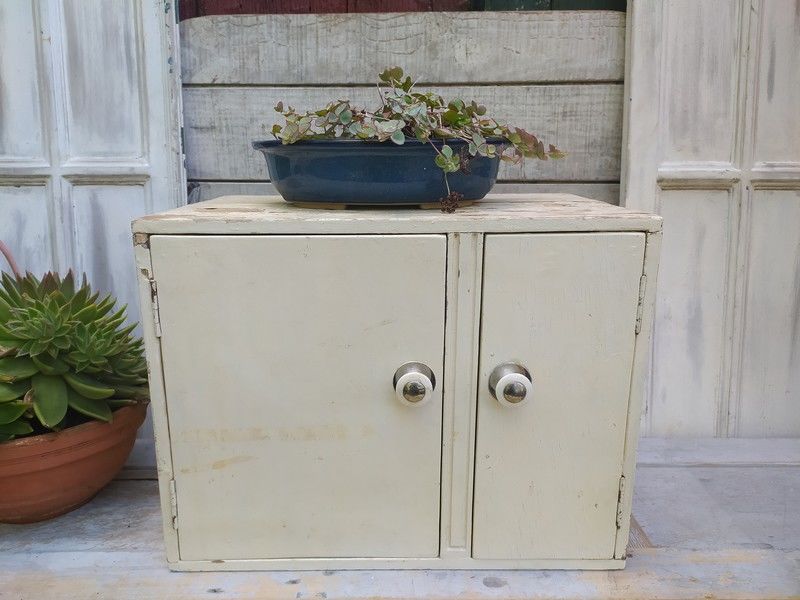 Ancien Petit Meuble Armoire Deux Portes 
40 Loches (37)