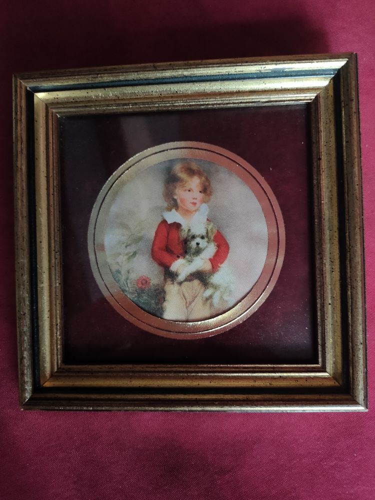 Ancien petit tableau en bois doré ( jeune fille et son chien) 16 Avermes (03)