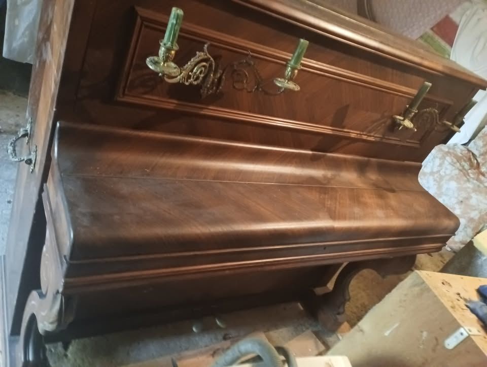 ANCIEN PIANO DE MARQUE MUSSARD PARIS
500 Noir�table (42)