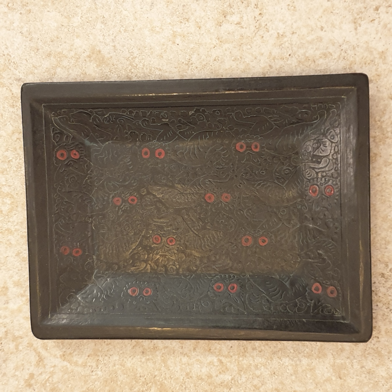 Ancien plateau en bois grav� noir et rouge Mexicain 19X25 cm 45 Antony (92)