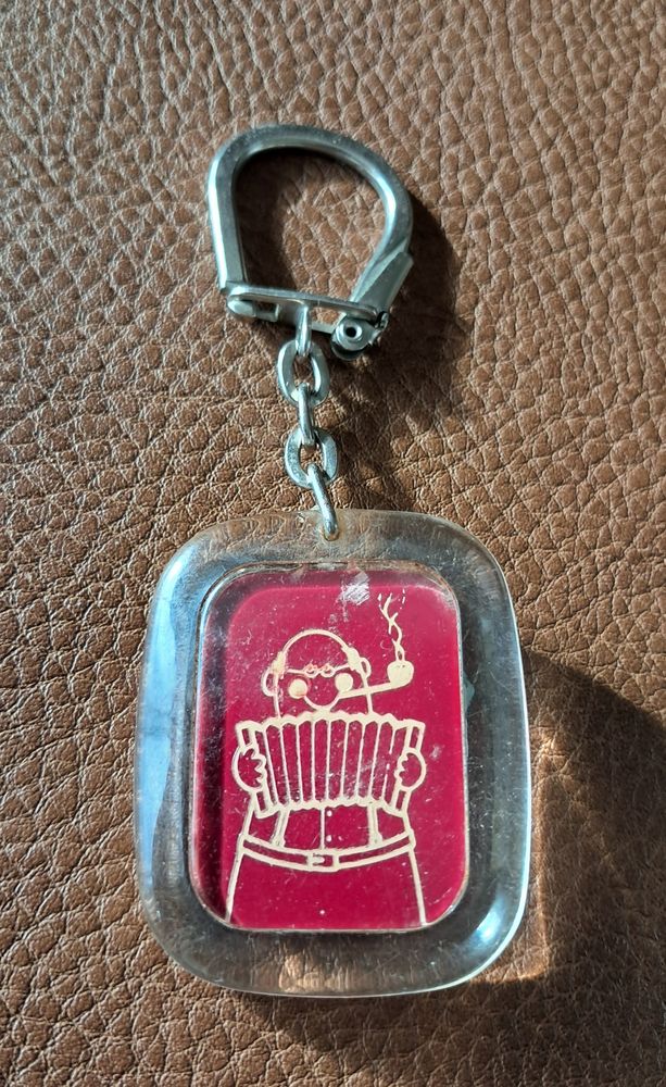 ancien porte cl� publicitaire vintage bar des Pyr�n�es 2 Carnon Plage (34)