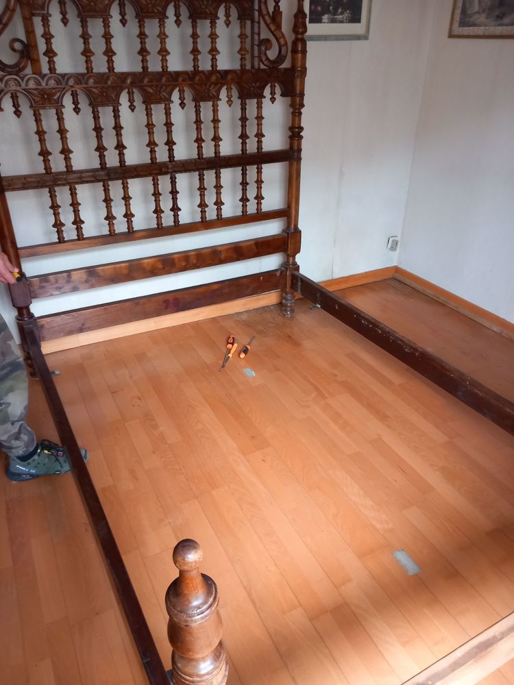 Lit ancien portugais en bois 900 Mont-de-Marsan (40)