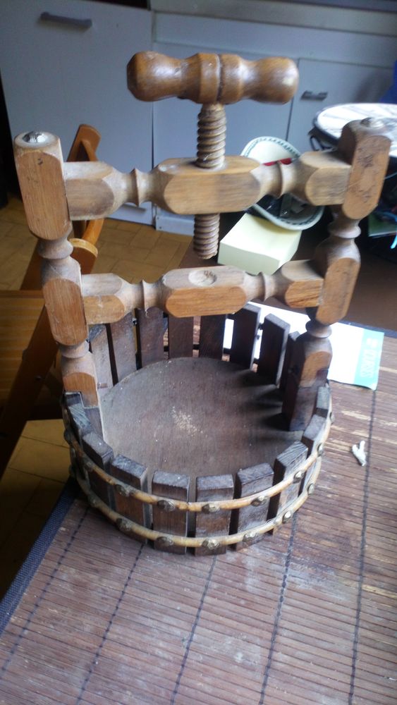 ancien presse noix 0 Battrans (70)