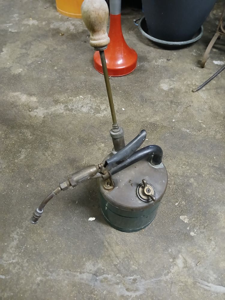 Ancien pulv�risateur 30 Brunoy (91)