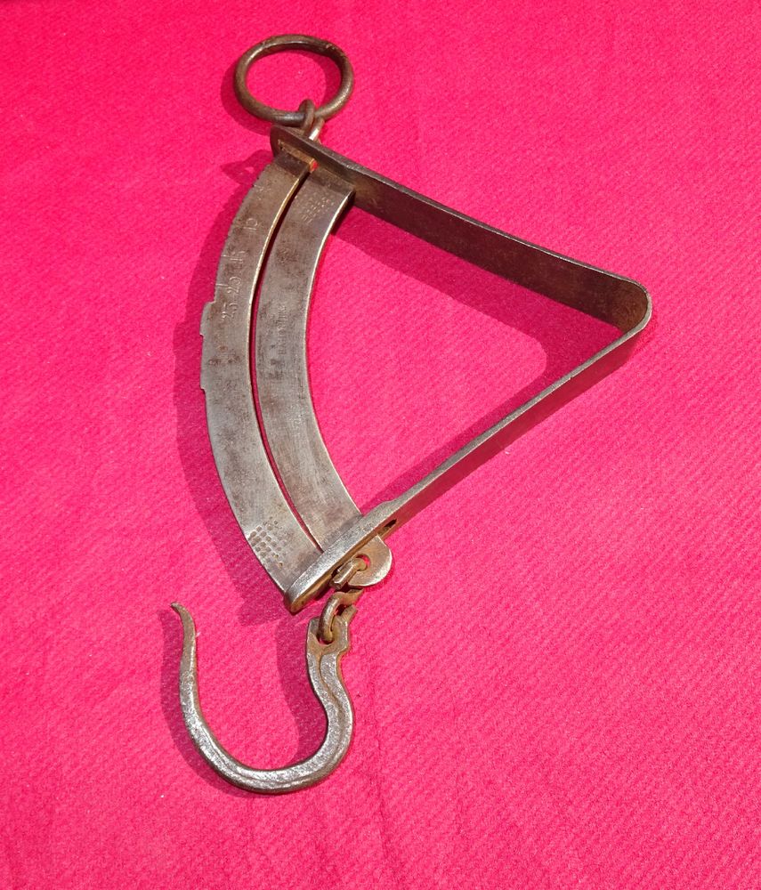 ANCIEN & RARE PESON EN FER FORG� MARQUE H.HAMON 25KG en V 27 Sergines (89)