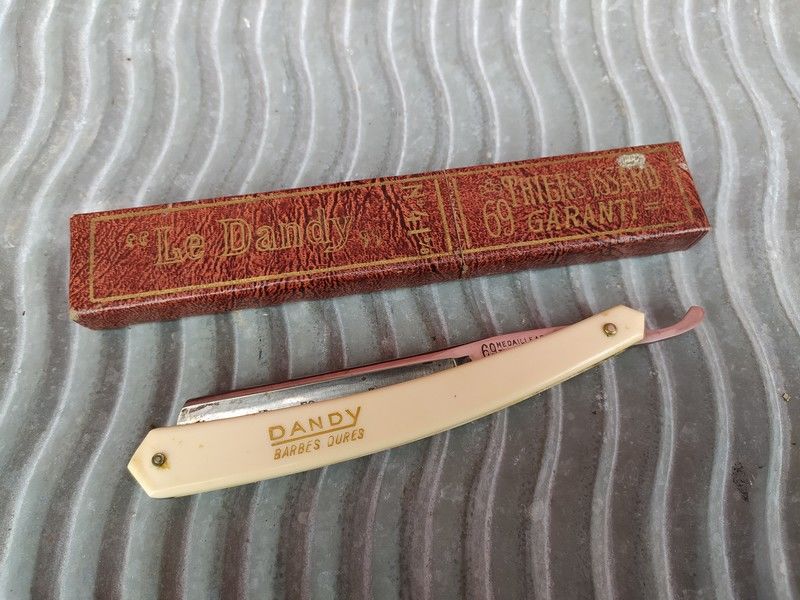 Ancien Rasoir Le Dandy Thiers-Issard M�daille d'Argent 59 Loches (37)