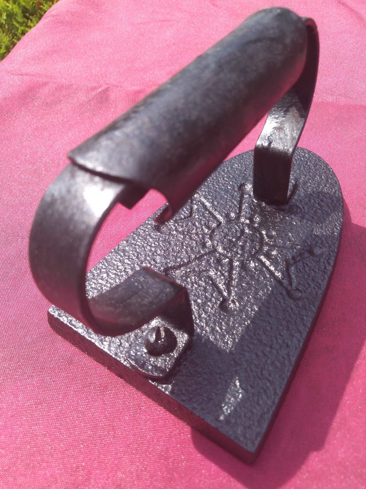 Ancien fer �  repasser longueur 15 cm (20) 10 Avermes (03)