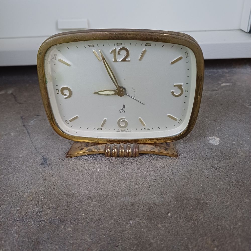 Ancien r�veil m�canique jaz 25 Rethel (08)