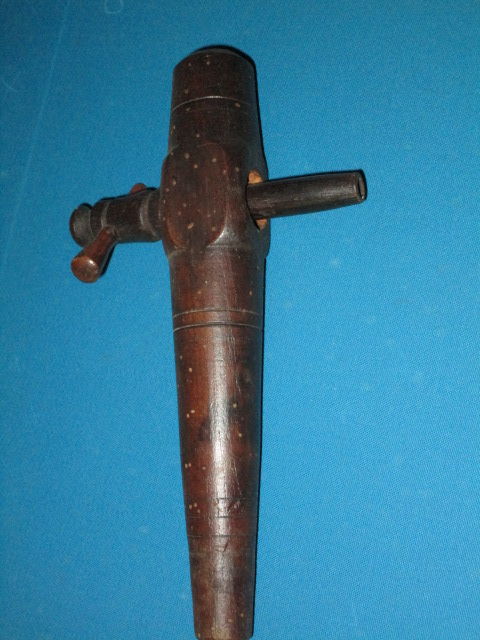 Ancien Robinet en Bois pour Tonneau robinet vin, 14 Villepinte (93)