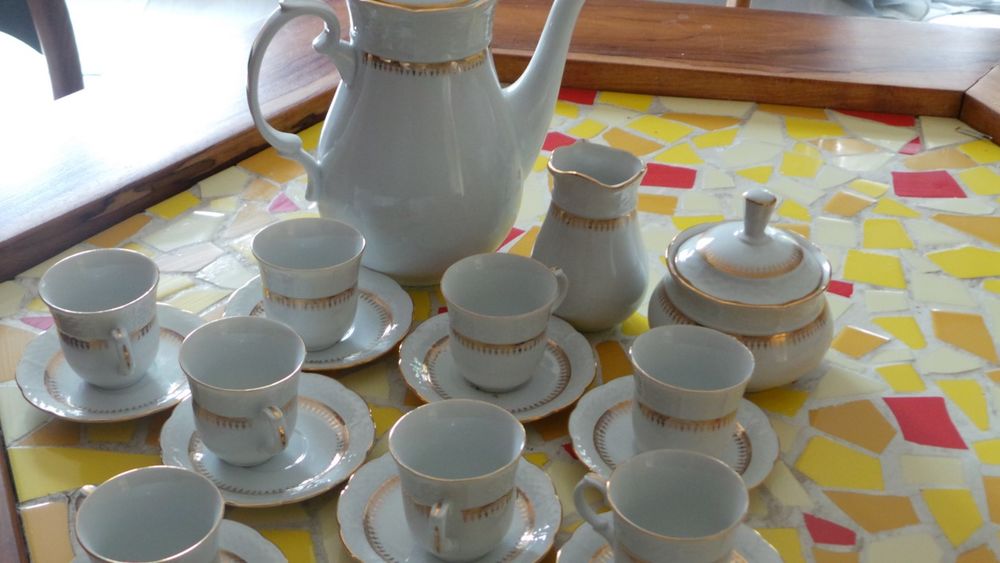 Ancien service � caf�  - Tr�s bon �tat
40 Charantonnay (38)