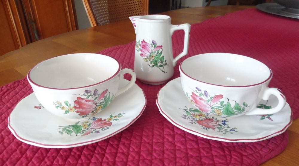 Ancien service � th� + pot � lait en faience de Lun�ville KG 30 Limoges (87)