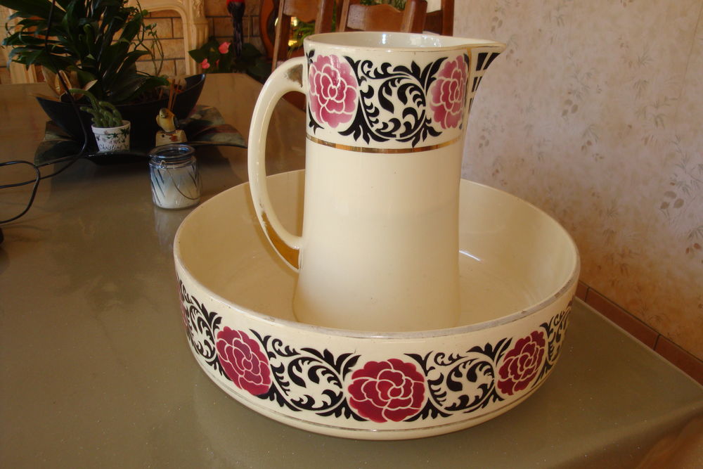 ancien service de toilette 15 Quesnoy-sur-De�le (59)