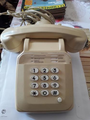 ancien telephone � touches 20 B�darieux (34)