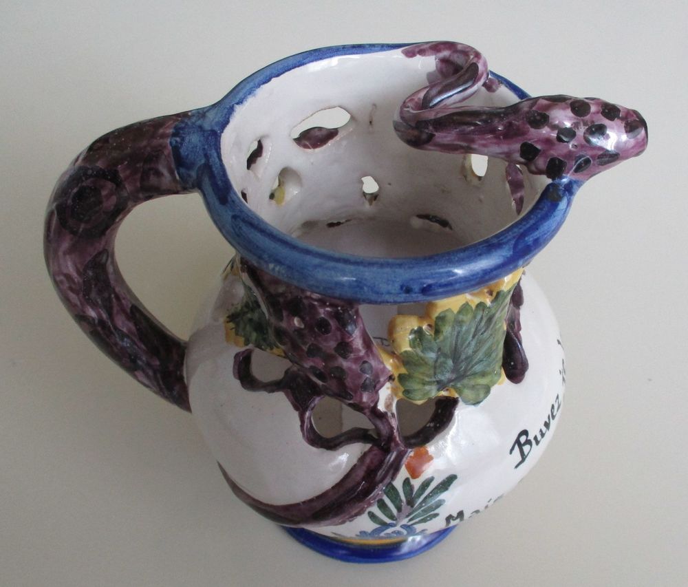 Ancien POT TROMPEUR - PICHET SURPRISE  MALICORNE 18 Saint-Andr�-les-Vergers (10)