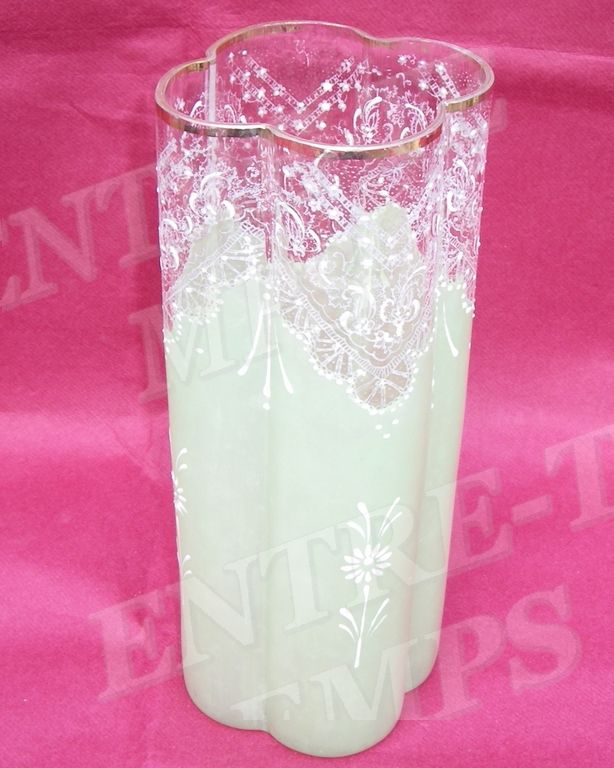 ANCIEN VASE POLYLOB� VERRE/CRISTAL �MAILL� 1900 49 Sergines (89)