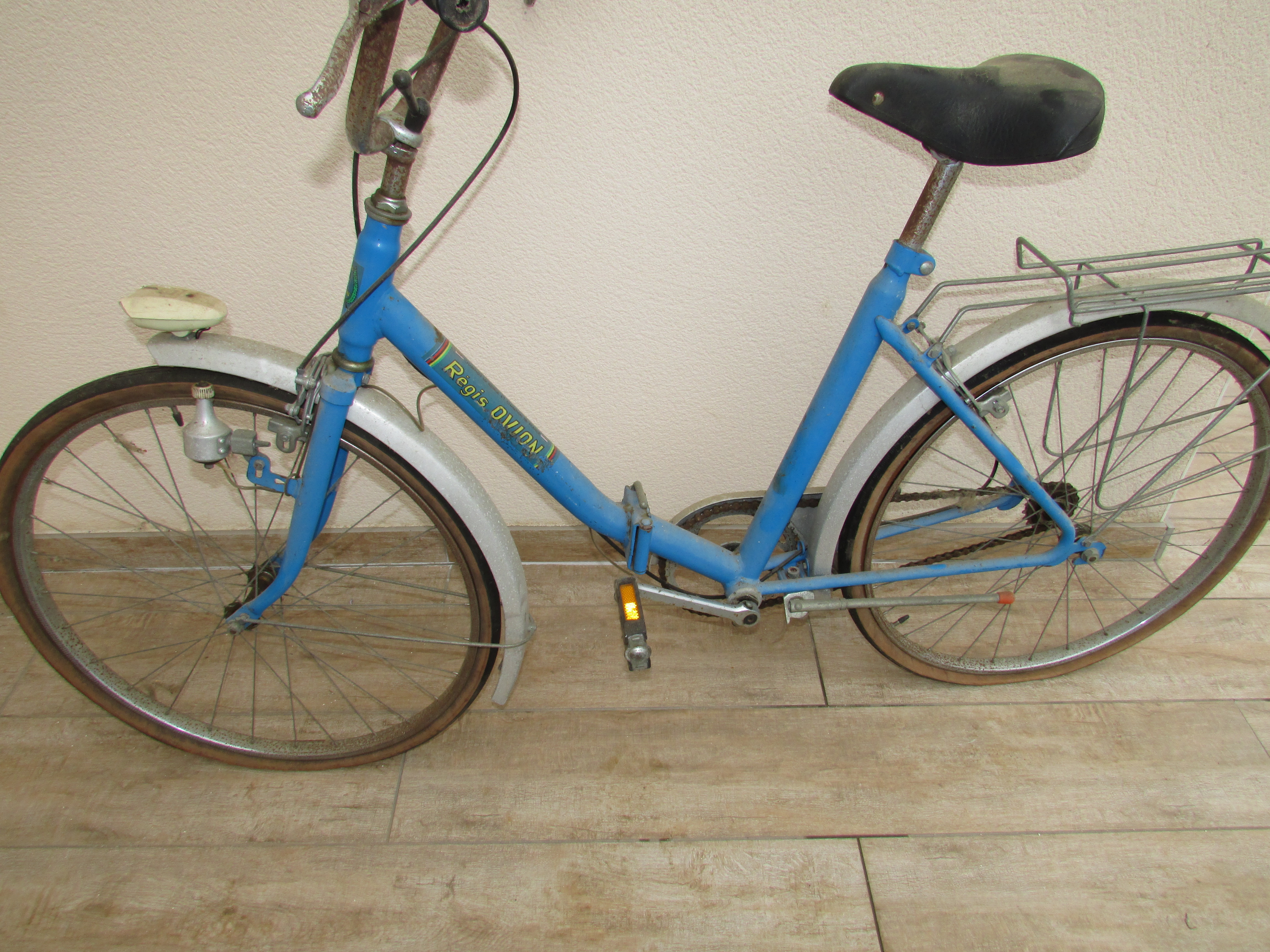 Ancien v�lo r�gis ovion 15 Luceau (72)