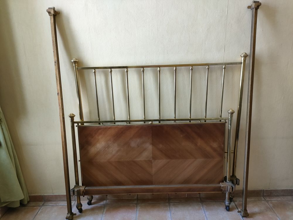 lit  ancien 150 Le Lavandou (83)