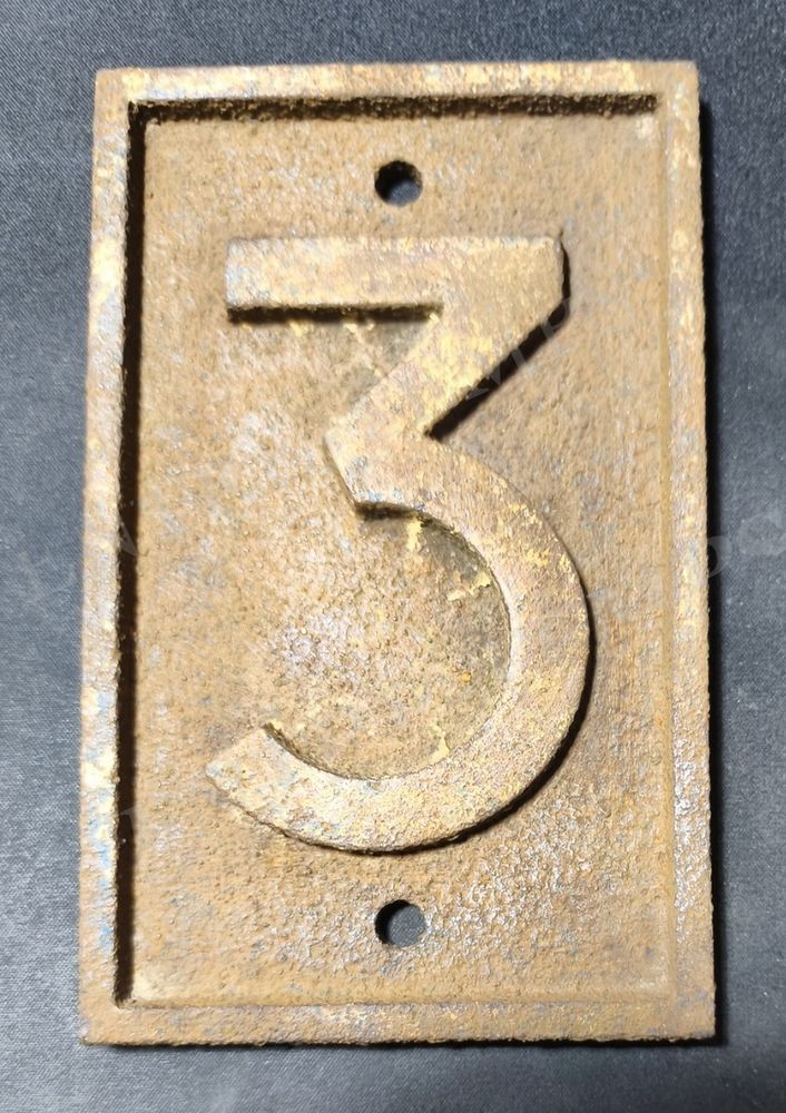 ANCIENNE & AUTHENTIQUE PLAQUE DE RUE EN FONTE #3 ou #8 19 Sergines (89)