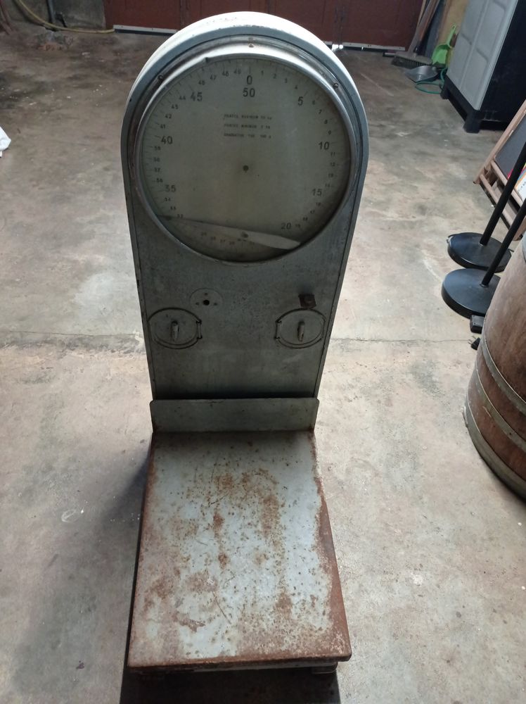 Ancienne balance bascule 0 La Vineuse (71)