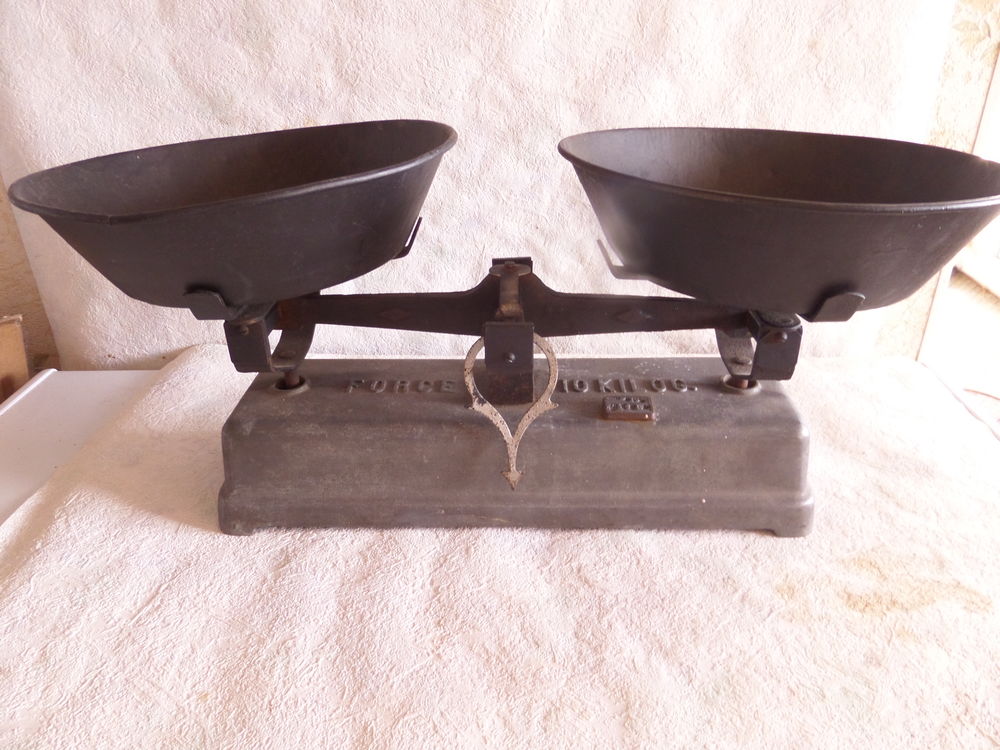 ancienne balance de march� FORCE 10KG 40 Lyon 8 (69)