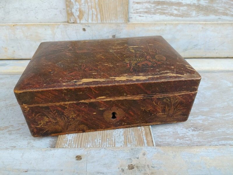 Ancienne Boite Coffret Vernis Martin XVIII�me 250 Loches (37)