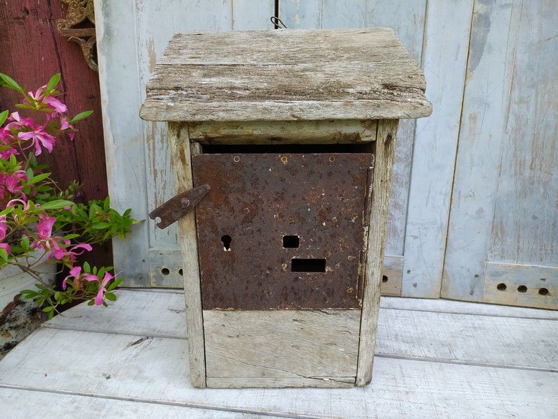 Ancienne Boite aux Lettres de la Poste en Bois PTT ca1870
250 Loches (37)