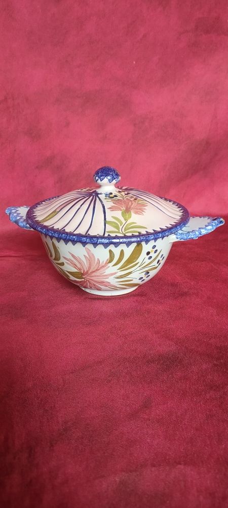 Ancienne bonbonni�re en fa�ence de quimper 15 Avermes (03)