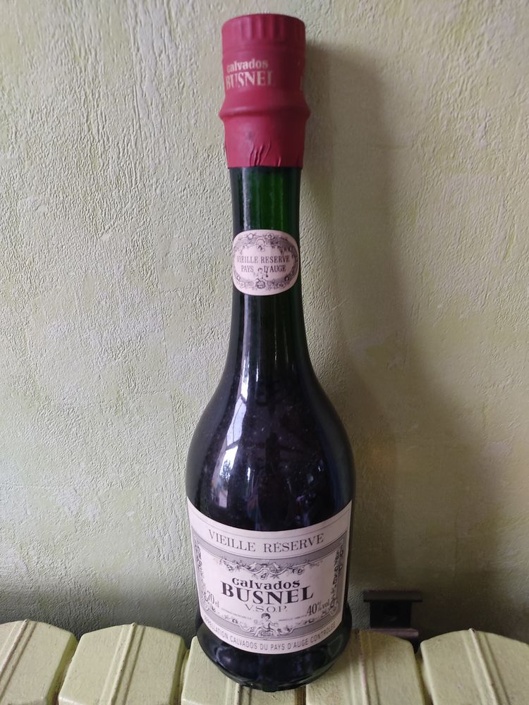Ancienne bouteille Calvados BUSNEL 60 Valenciennes (59)