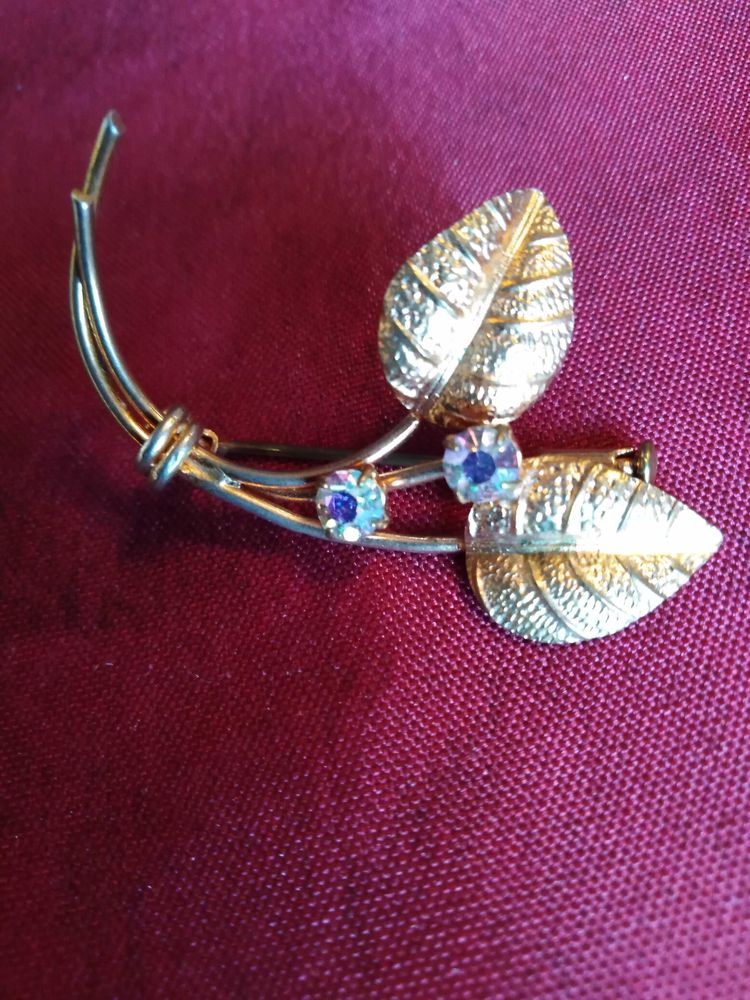 Ancienne broche dor�e avec deux pierres 10 Avermes (03)