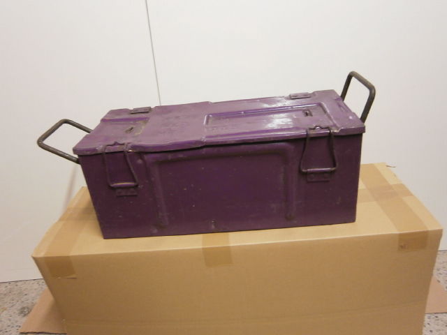 
Ancienne caisse � munitions anglaise de 1945 WW2 45 Wolxheim (67)