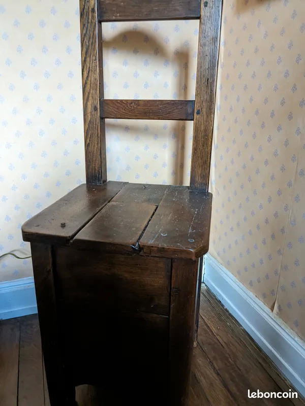 Ancienne chaise � sel en bois massif 90 Thiaucourt-Regni�ville (54)