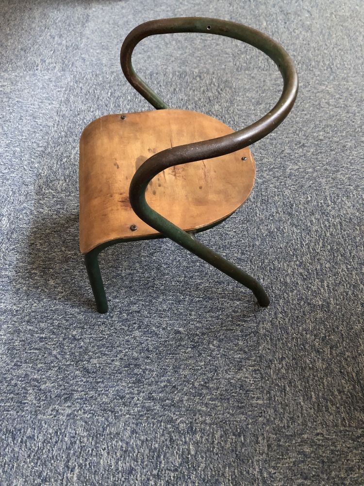 Ancienne chaise d'�cole vintage 60 Poitiers (86)