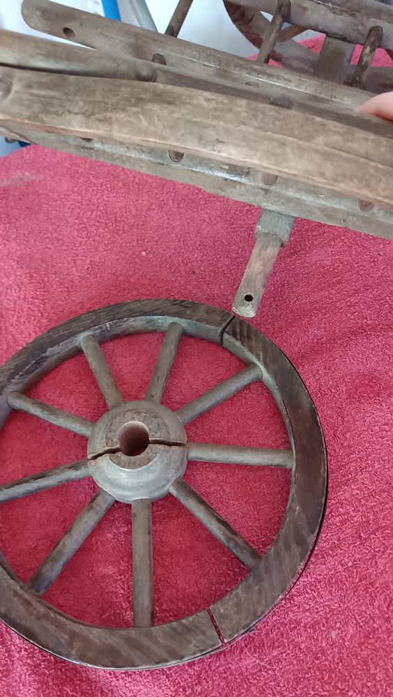 Ancienne charette jouet 20 Dommary-Baroncourt (55)