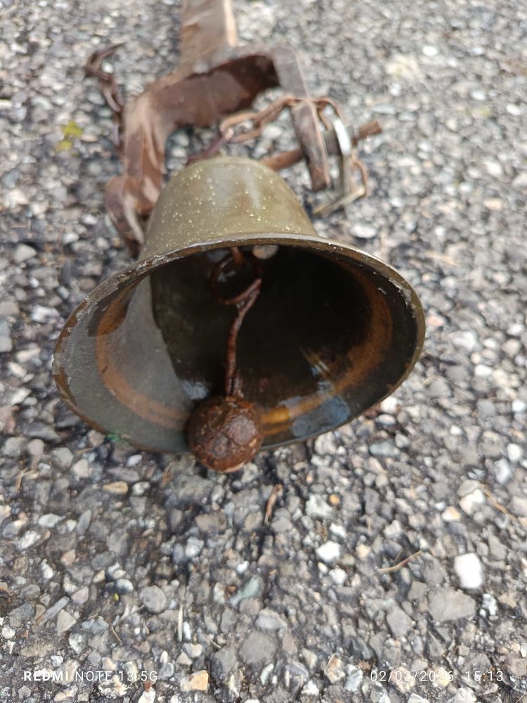 ancienne cloche 20 Saint-Julien-en-Genevois (74)