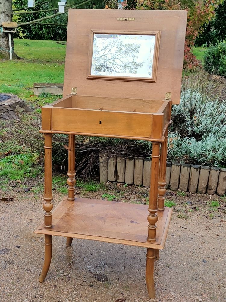 Ancienne coiffeuse 60 Avermes (03)