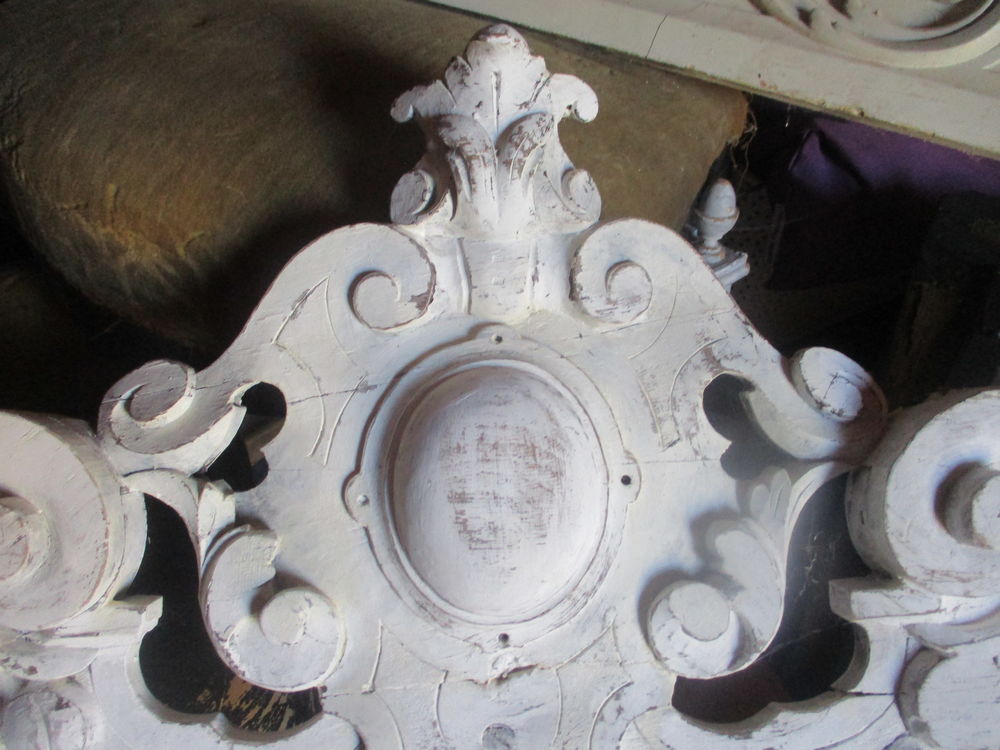 ANCIENNE CORNICHE EN BOIS SCULPTER 0 Roanne (42)