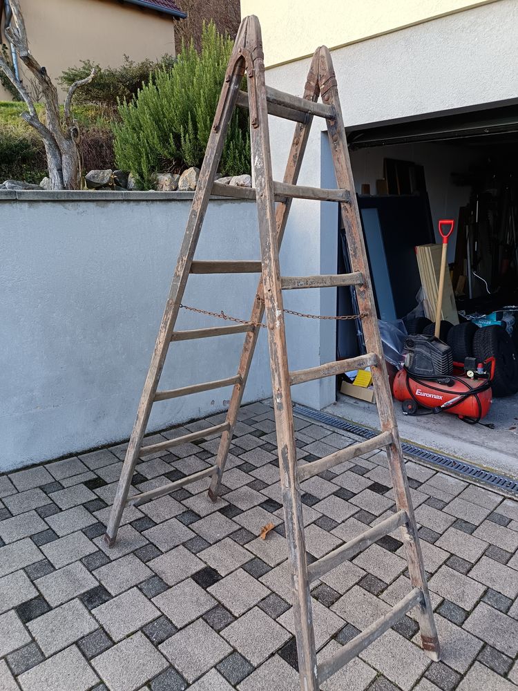 Ancienne �chelle escabeau en bois 30 Niederbronn-les-Bains (67)