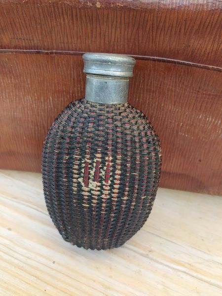 Ancienne Flasque � Alcool XIX�me Jonc et Fil Tress�s Etain 70 Loches (37)