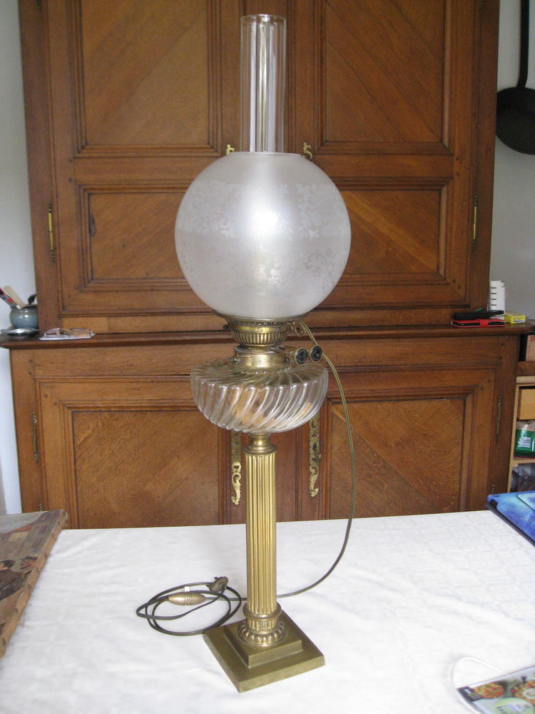 Ancienne Grande lampe à Pétrole 78 Villeneuve-sur-Yonne (89)