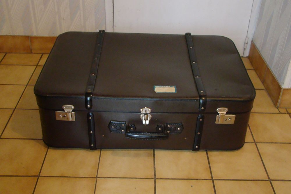 Ancienne grande valise cercl�e - vintage ann�es 1950 50 Gargenville (78)