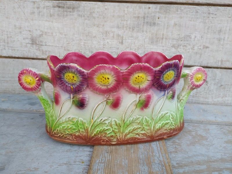 Ancienne Jardini�re Barbotine Fleurs Fa�ence Onnaing  
65 Loches (37)