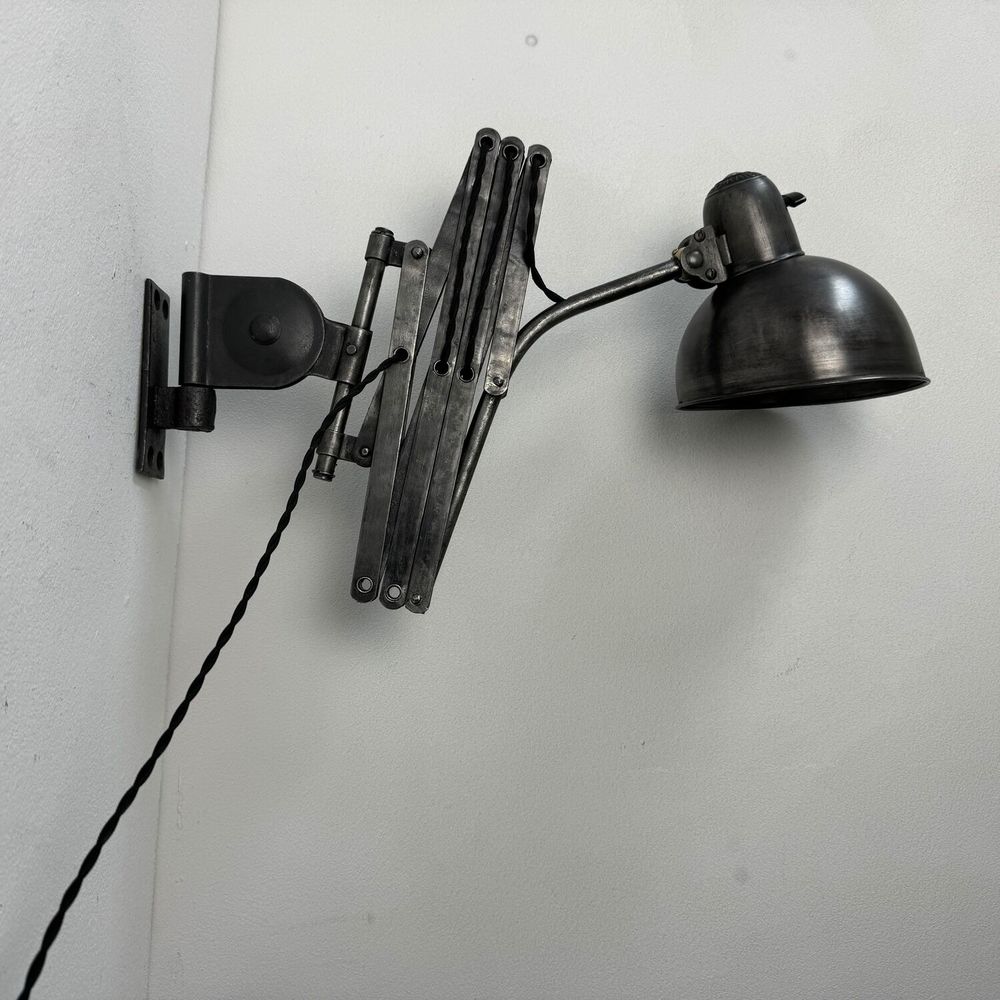 ANCIENNE LAMPE APPLIQUE ACCORDEON  �KAISER IDELL�  BAUHAUS
400 Montreuil (93)