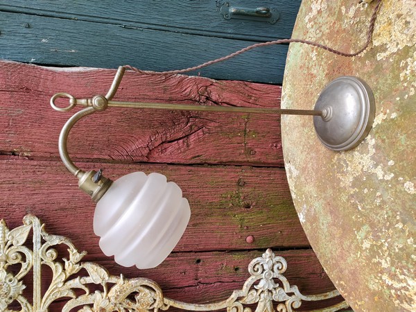 Ancienne Lampe de Bureau R�glable Globe Verre 
80 Loches (37)