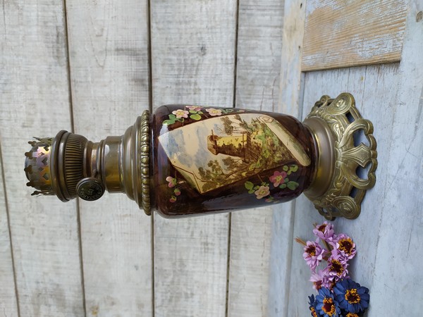 Ancienne Lampe � P�trole Fa�ence et Bronze D�cor Moulin 75 Loches (37)