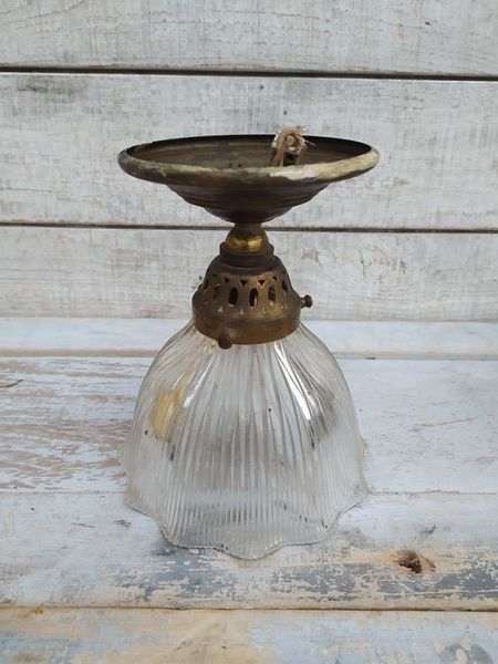 Ancienne Lampe Suspension Verre Holophane 
110 Loches (37)