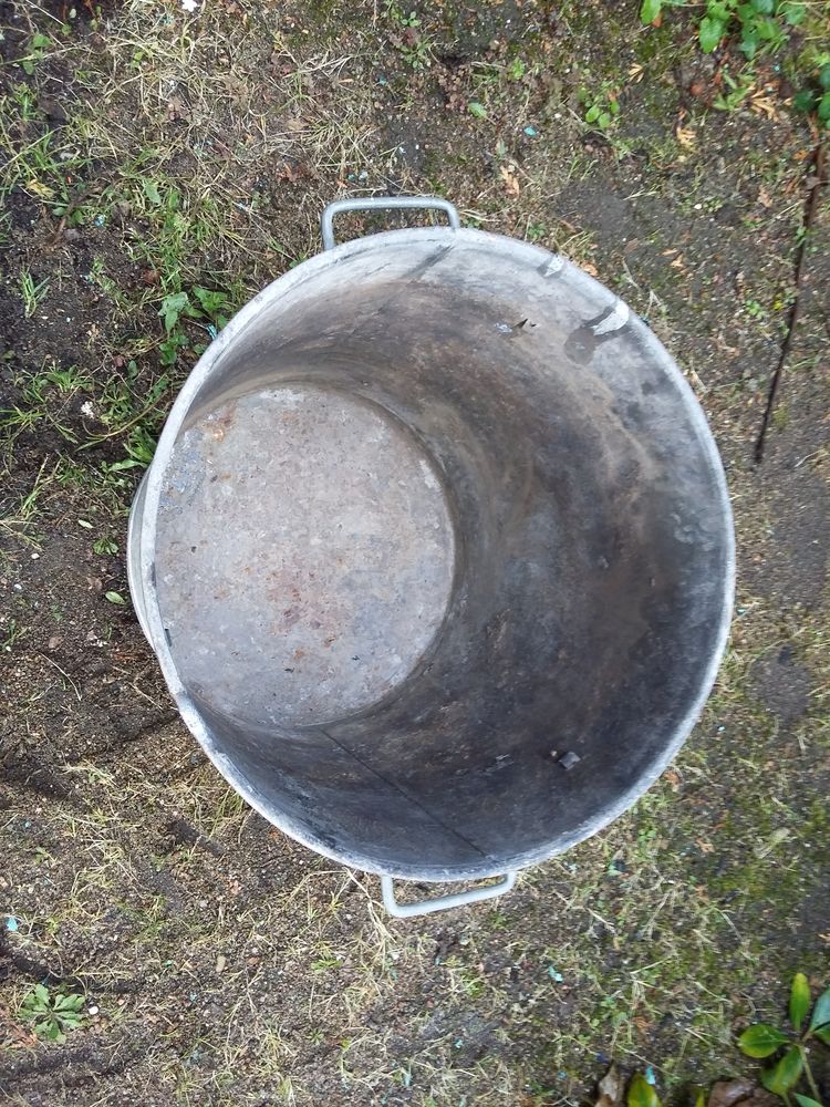 Ancienne lessiveuse zinc
30 Digoin (71)